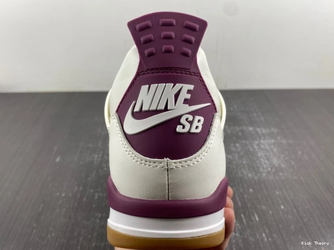 Kick Theory Red Jordan x SB Sapphire DR5415-102 4 0710